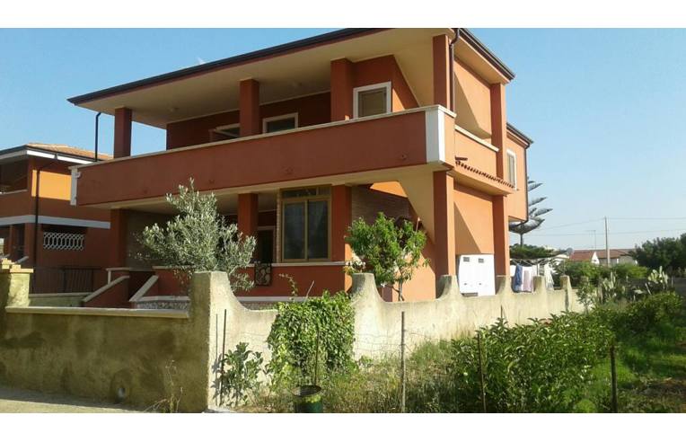 casa indipendente in vendita ad Isola di Capo Rizzuto in zona Capo Rizzuto