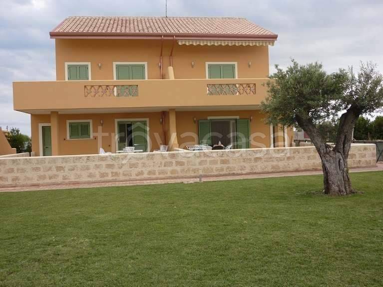 appartamento in vendita ad Isola di Capo Rizzuto in zona Le Castella