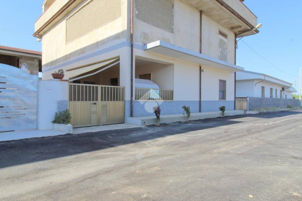 casa indipendente in vendita ad Isola di Capo Rizzuto in zona Capo Rizzuto