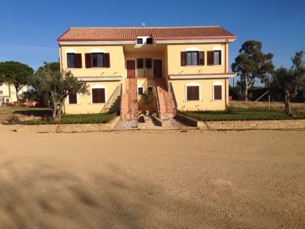 casa indipendente in vendita ad Isola di Capo Rizzuto in zona Le Castella
