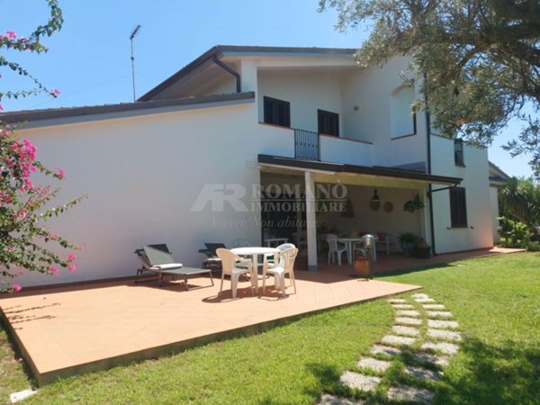 appartamento in vendita ad Isola di Capo Rizzuto in zona Le Castella