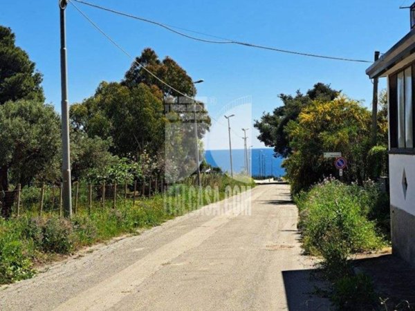appartamento in vendita ad Isola di Capo Rizzuto in zona Marinella