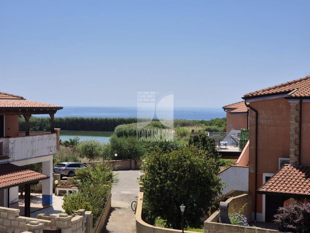 appartamento in vendita ad Isola di Capo Rizzuto in zona Capo Rizzuto
