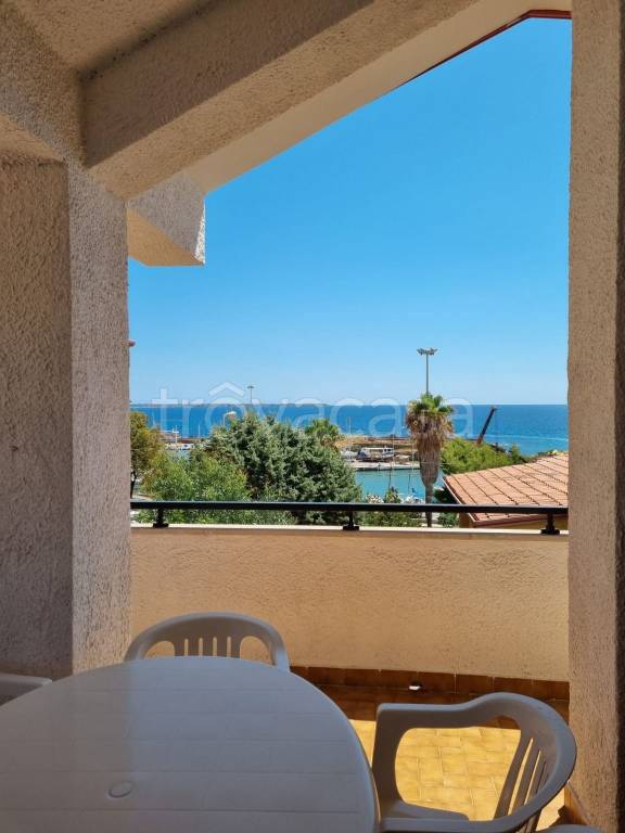 appartamento in vendita ad Isola di Capo Rizzuto in zona Le Castella
