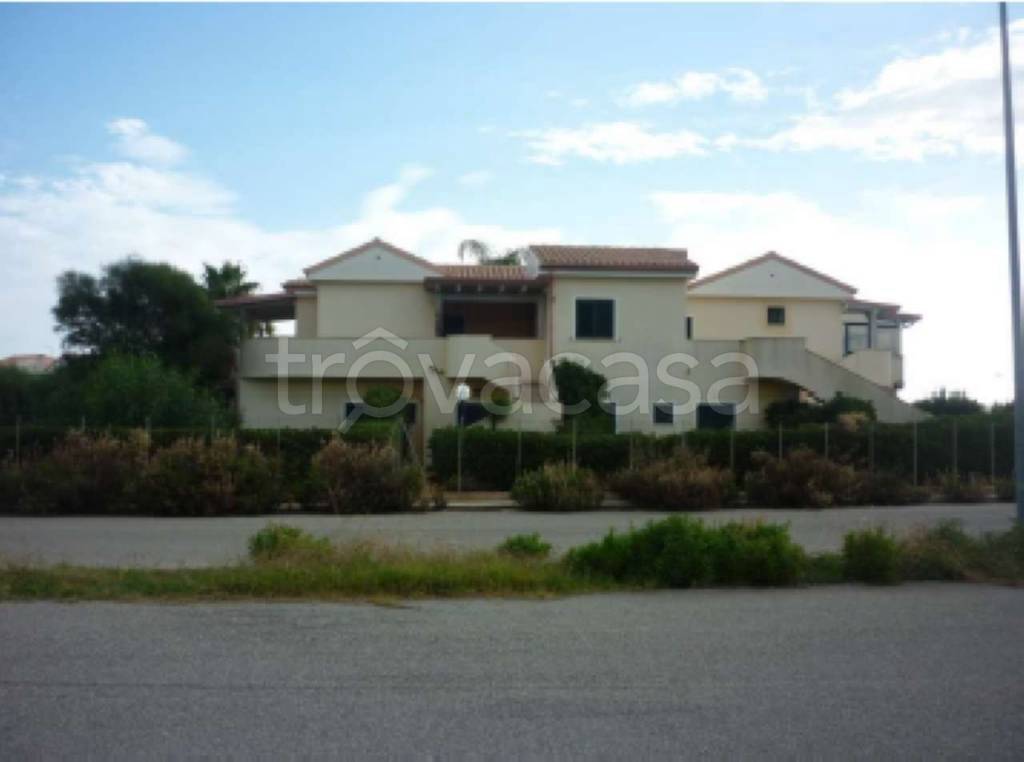 appartamento in vendita ad Isola di Capo Rizzuto in zona Le Castella