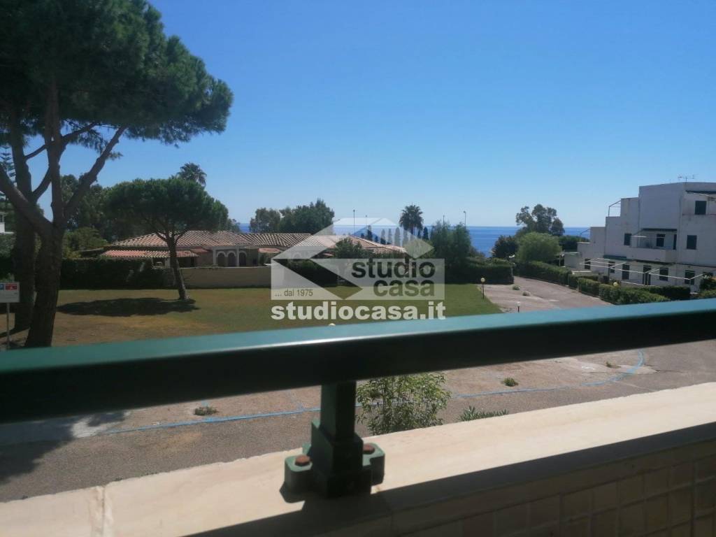 appartamento in vendita ad Isola di Capo Rizzuto in zona Le Castella