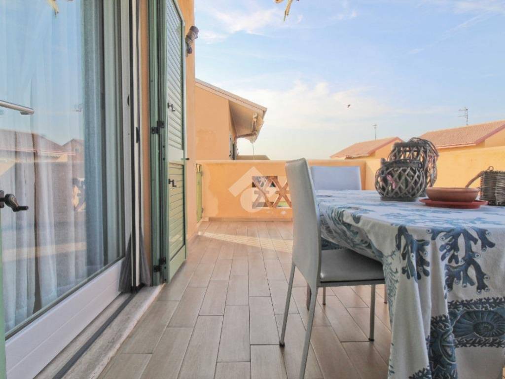 appartamento in vendita ad Isola di Capo Rizzuto in zona Le Castella