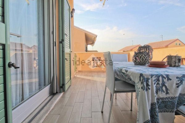 appartamento in vendita ad Isola di Capo Rizzuto in zona Le Castella