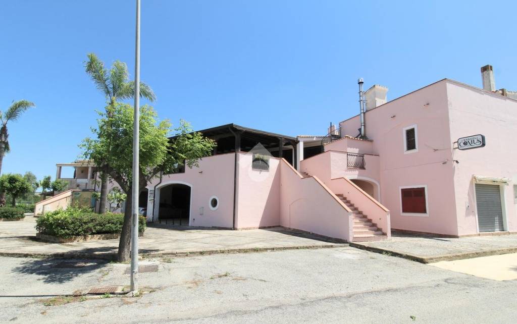 negozio in vendita ad Isola di Capo Rizzuto