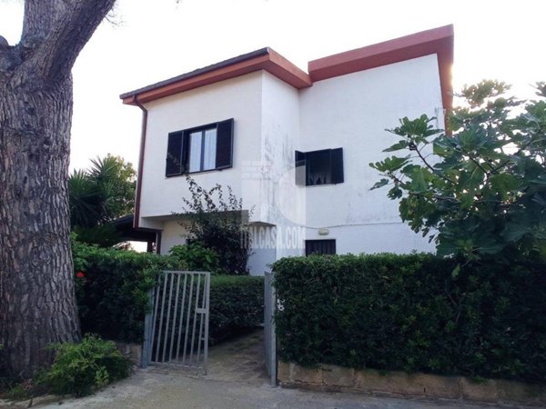 casa indipendente in vendita ad Isola di Capo Rizzuto in zona Capo Rizzuto