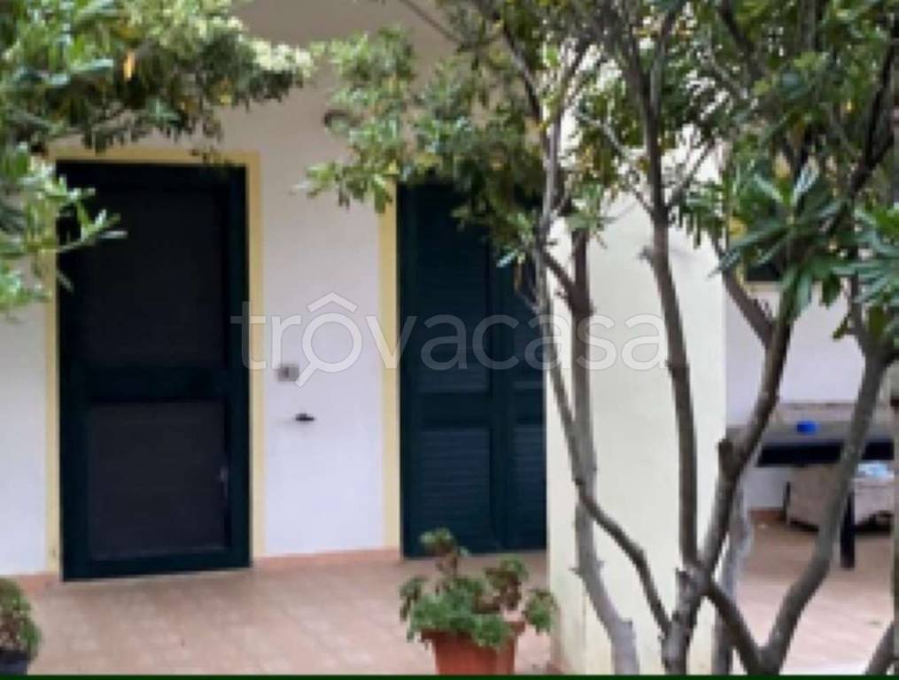 appartamento in vendita ad Isola di Capo Rizzuto in zona Le Castella