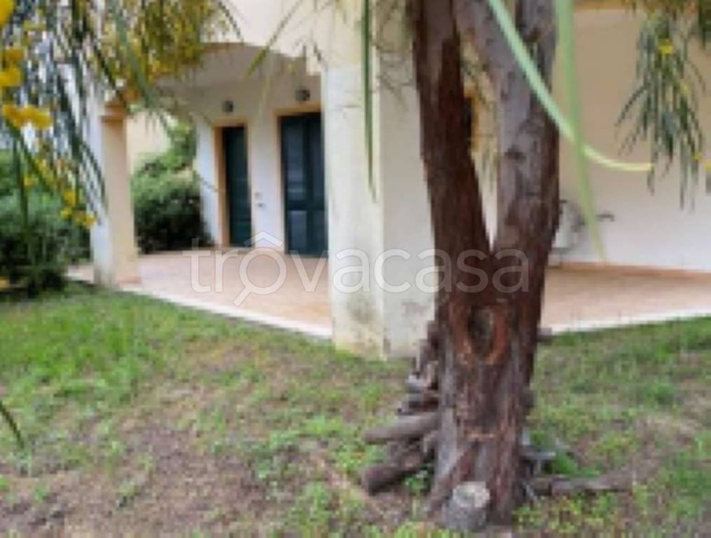 appartamento in vendita ad Isola di Capo Rizzuto in zona Le Castella