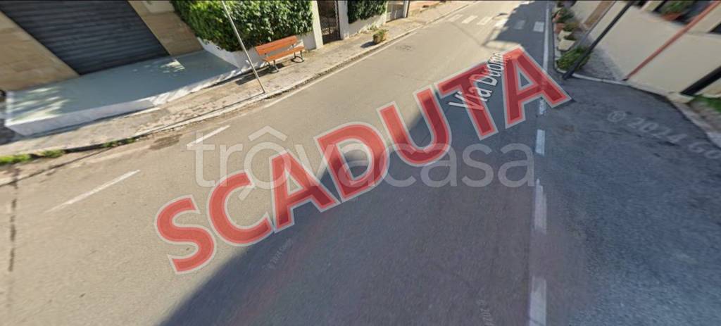 negozio in vendita ad Isola di Capo Rizzuto in zona Le Castella