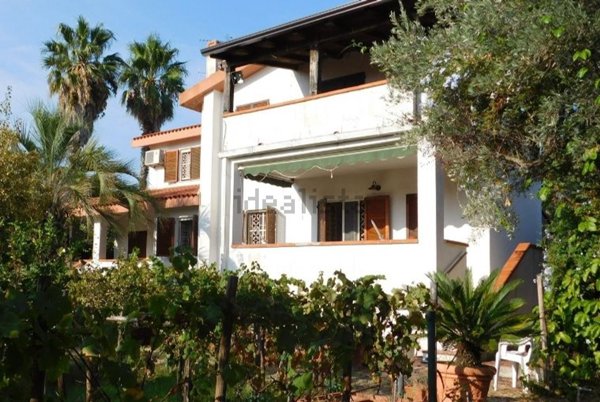 casa indipendente in vendita ad Isola di Capo Rizzuto in zona Le Castella
