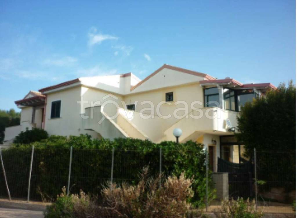 appartamento in vendita ad Isola di Capo Rizzuto in zona Le Castella