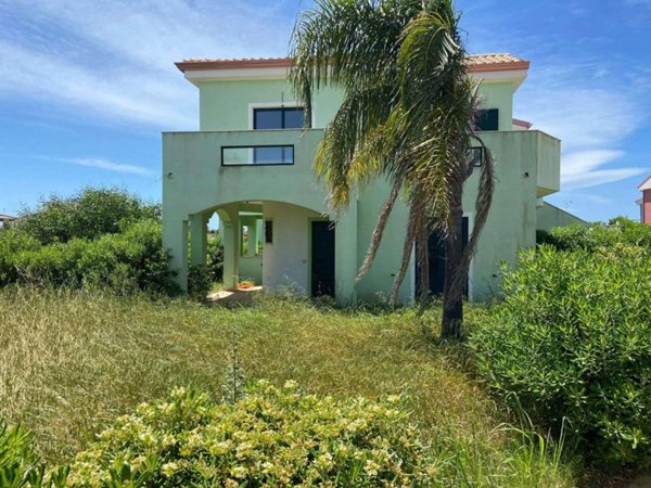 appartamento in vendita ad Isola di Capo Rizzuto in zona Le Castella