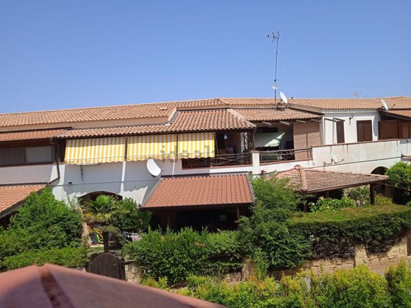 casa indipendente in vendita ad Isola di Capo Rizzuto in zona Sant'Anna