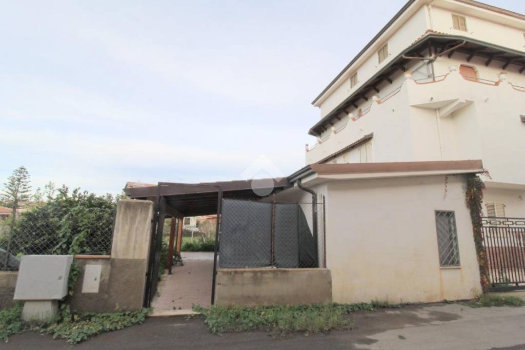 casa indipendente in vendita ad Isola di Capo Rizzuto in zona Capo Rizzuto