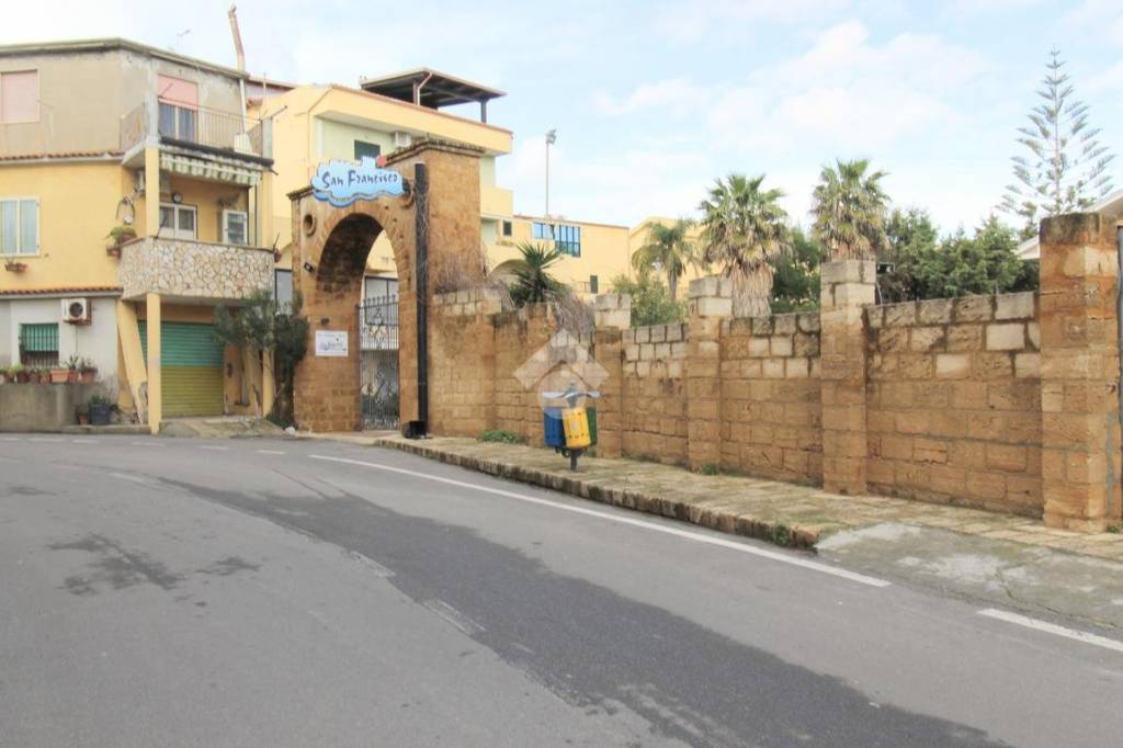 appartamento in vendita ad Isola di Capo Rizzuto in zona Le Castella