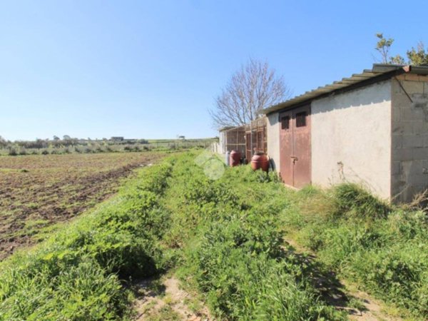 terreno edificabile in vendita ad Isola di Capo Rizzuto in zona Le Cannella