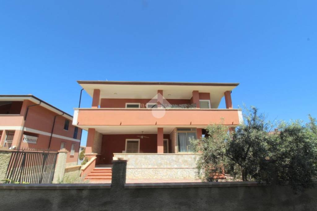 casa indipendente in vendita ad Isola di Capo Rizzuto in zona Capo Rizzuto