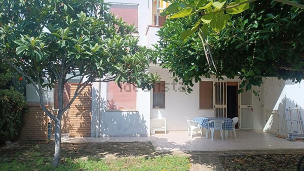 appartamento in vendita ad Isola di Capo Rizzuto in zona Capo Rizzuto