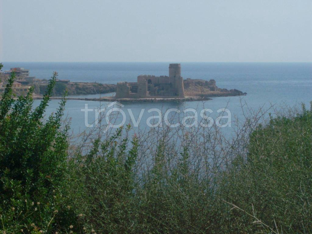 villa in vendita ad Isola di Capo Rizzuto in zona Le Castella