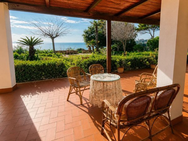 casa indipendente in vendita ad Isola di Capo Rizzuto in zona Capo Rizzuto