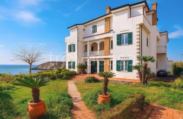 casa indipendente in vendita ad Isola di Capo Rizzuto in zona Capo Rizzuto