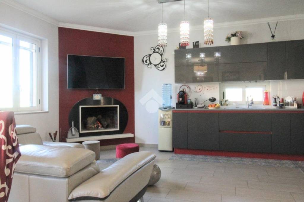 casa indipendente in vendita ad Isola di Capo Rizzuto in zona Le Castella
