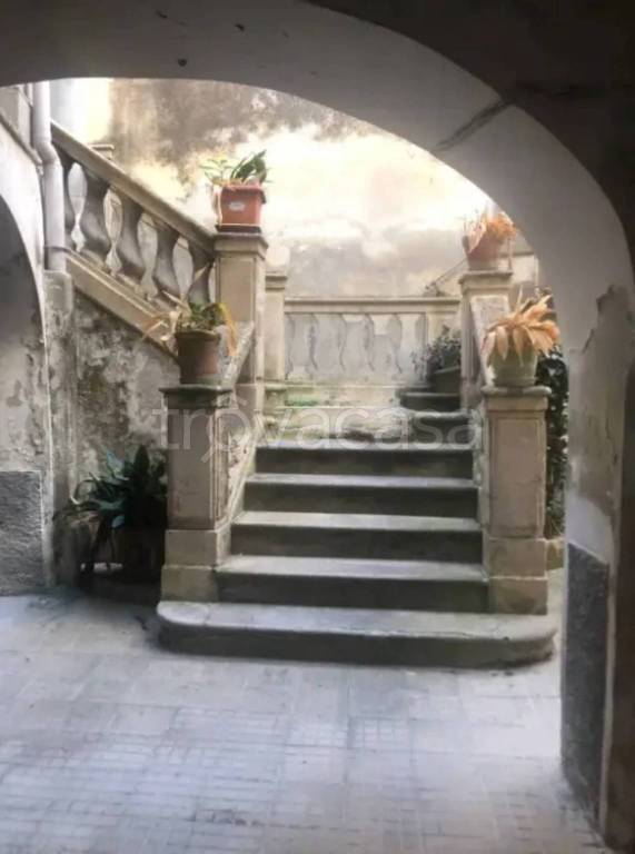 casa indipendente in vendita a Mesoraca