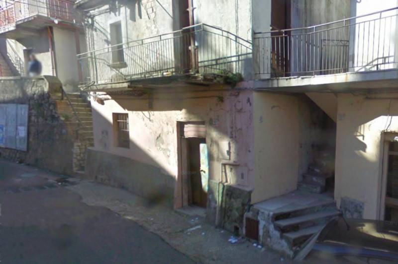 locale di sgombero in vendita a Petilia Policastro in zona Pagliarelle