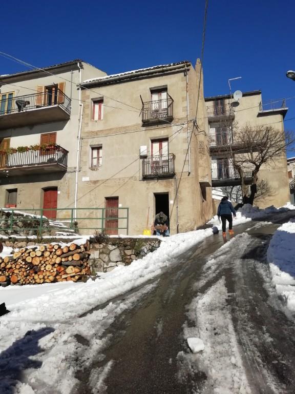 casa indipendente in vendita a Savelli