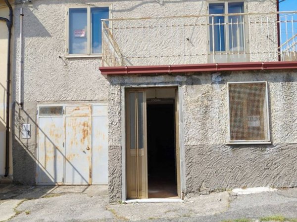 casa indipendente in vendita a Savelli