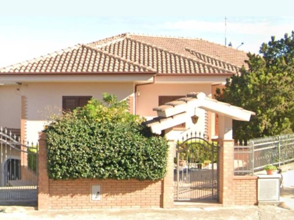 casa indipendente in vendita a Strongoli in zona Marina