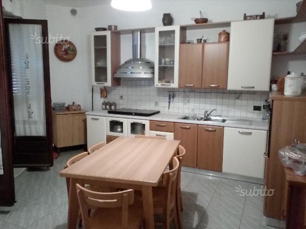 intera palazzina in vendita a Strongoli