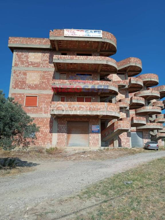locale di sgombero in vendita a Strongoli