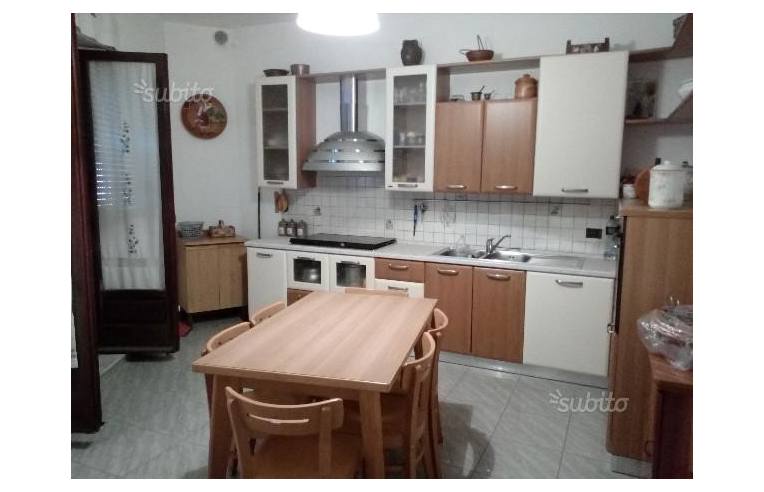 intera palazzina in vendita a Strongoli