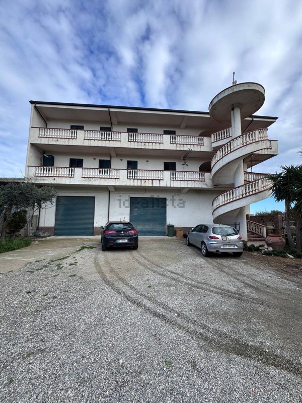 casa indipendente in vendita a Strongoli