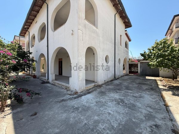 casa indipendente in vendita a Strongoli in zona Marina