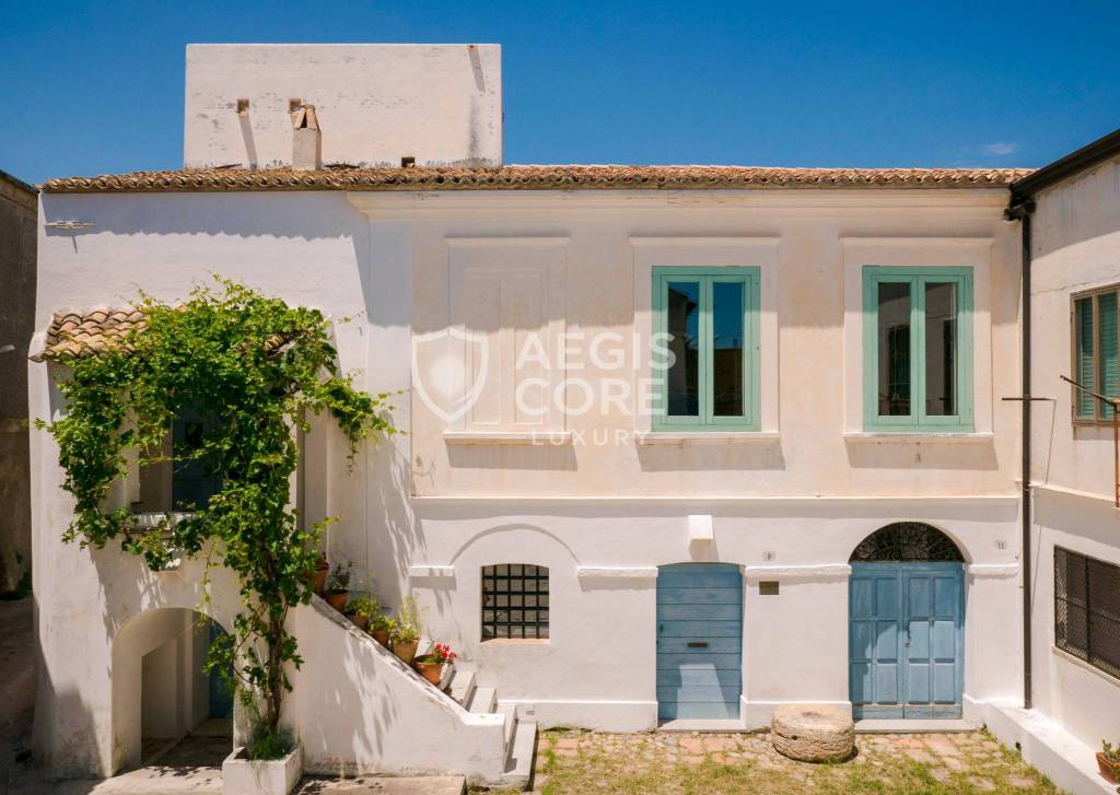 casa indipendente in vendita a Strongoli