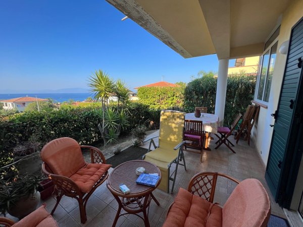 casa indipendente in vendita a Briatico