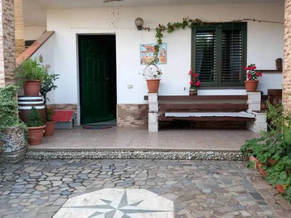 casa indipendente in vendita a Briatico