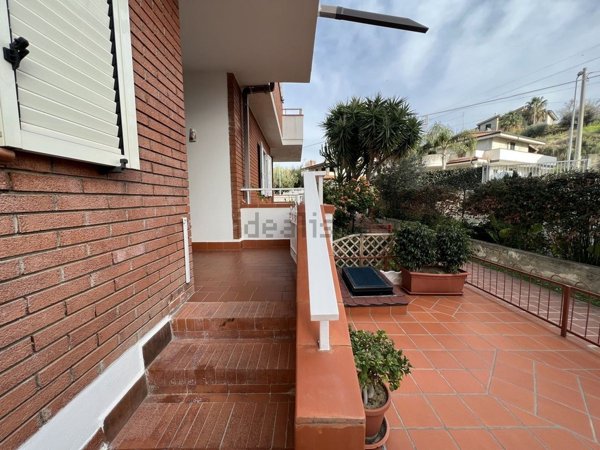 casa indipendente in vendita a Briatico