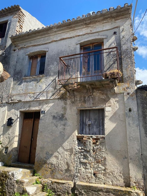 casa indipendente in vendita a Cessaniti