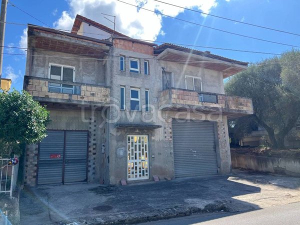 casa indipendente in vendita a Cessaniti in zona Piana Pugliese