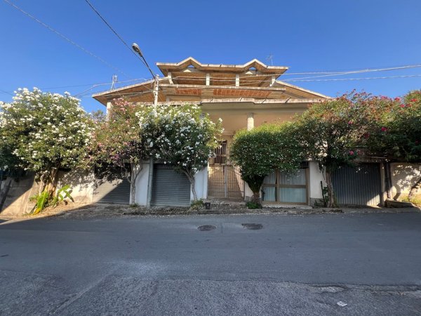 casa indipendente in vendita a Cessaniti in zona Pannaconi