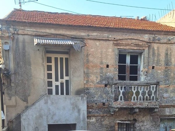 casa indipendente in vendita a Cessaniti in zona Pannaconi