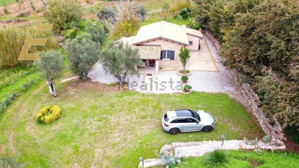 casa indipendente in vendita a Drapia in zona Carìa