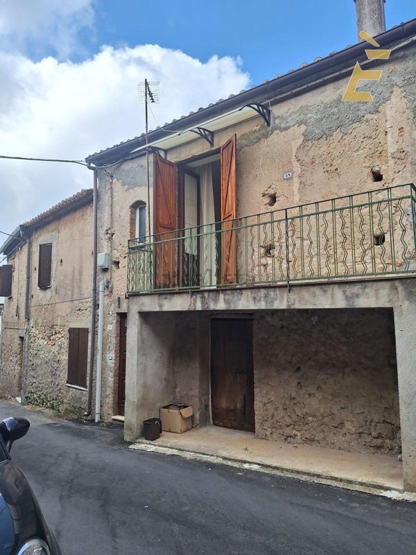 casa indipendente in vendita a Drapia in zona Carìa